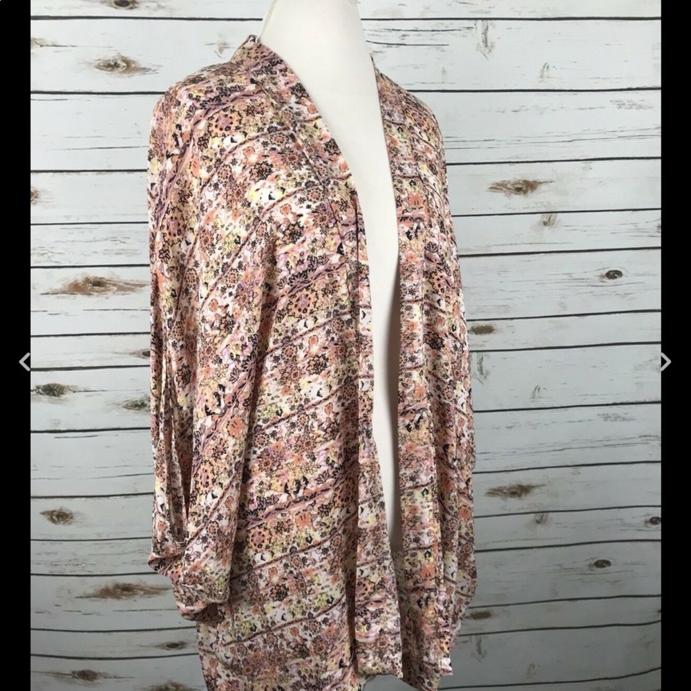 🌸🌸Last one 🌸Victoria Secret Kimono - Picture 3 of 5